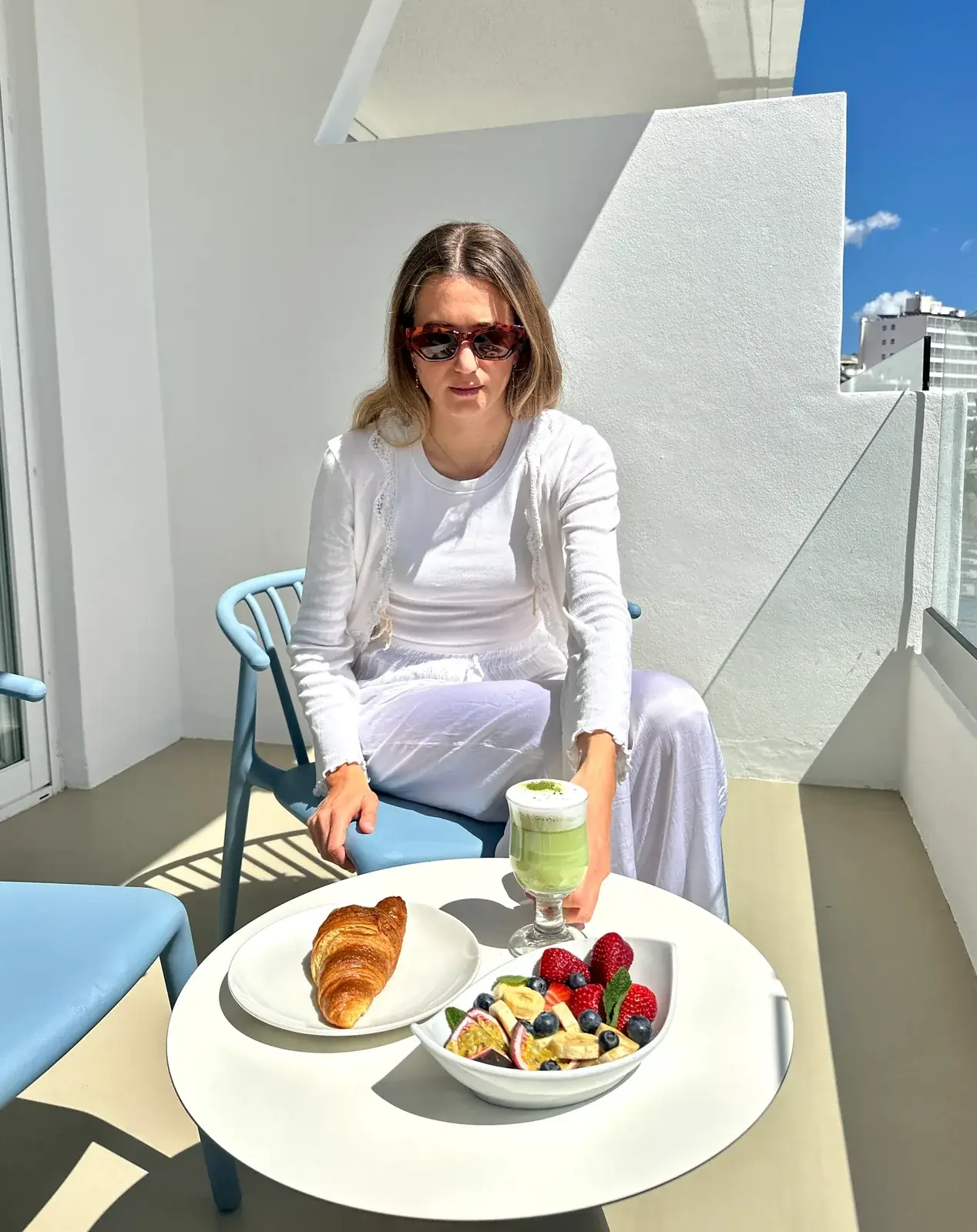 Sea breeze panoramic balcony